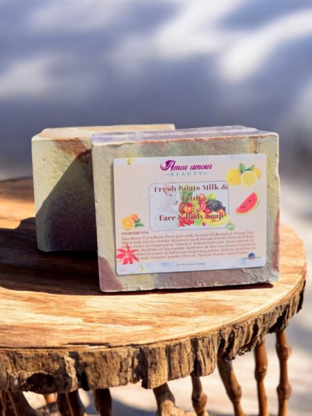 Fresh Goats Milk & Fruit Soap ( Park of 1)
